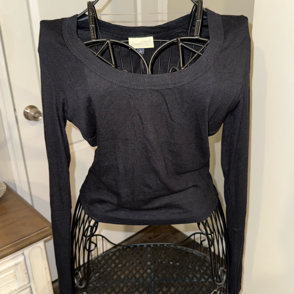 Universal Thread top